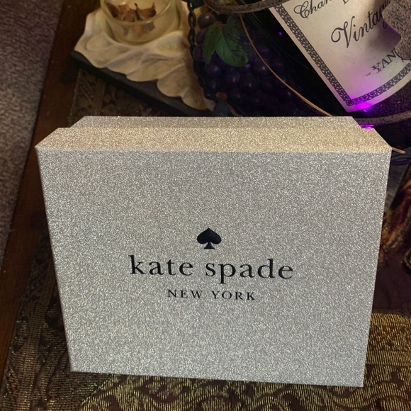 Authentic Kate Spade smooth glitter leather card case in box - Picture 3 of 8